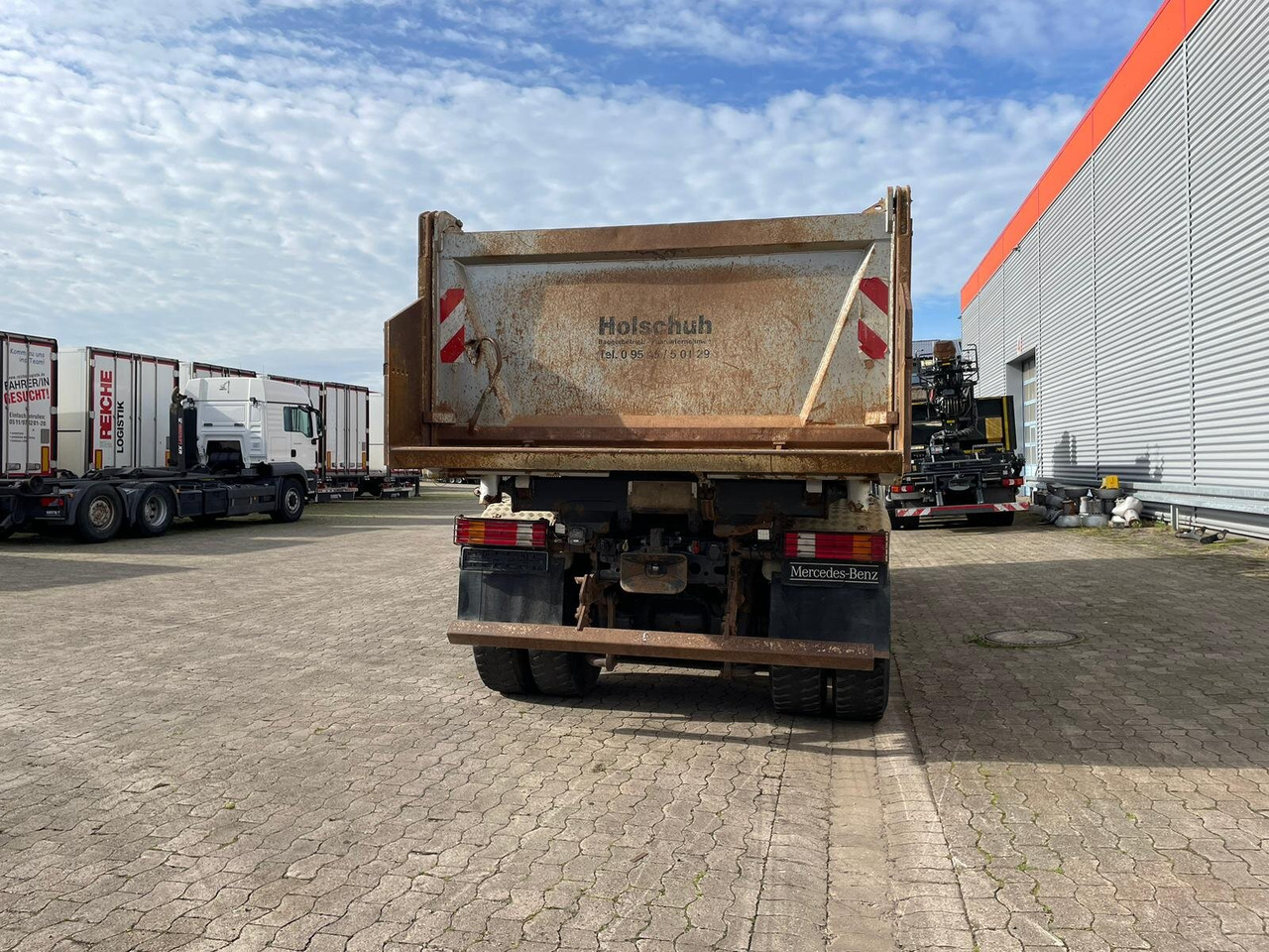 Mercedes-Benz Actros MP III 3544/8x4/4 Actros MP III 3544/8x4/4, 3 Pedale - Camión volquete: foto 3 Mercedes-Benz Actros MP III 3544/8x4/4 Actros MP III 3544/8x4/4, 3 Pedale - Camión volquete: foto 3