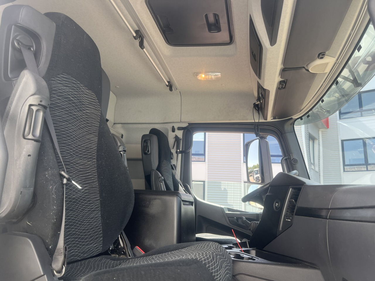Mercedes-Benz Arocs 2643 K 6x4 Arocs 2643 K 6x4, Meiller Kipper - Camión volquete: foto 4 Mercedes-Benz Arocs 2643 K 6x4 Arocs 2643 K 6x4, Meiller Kipper - Camión volquete: foto 4