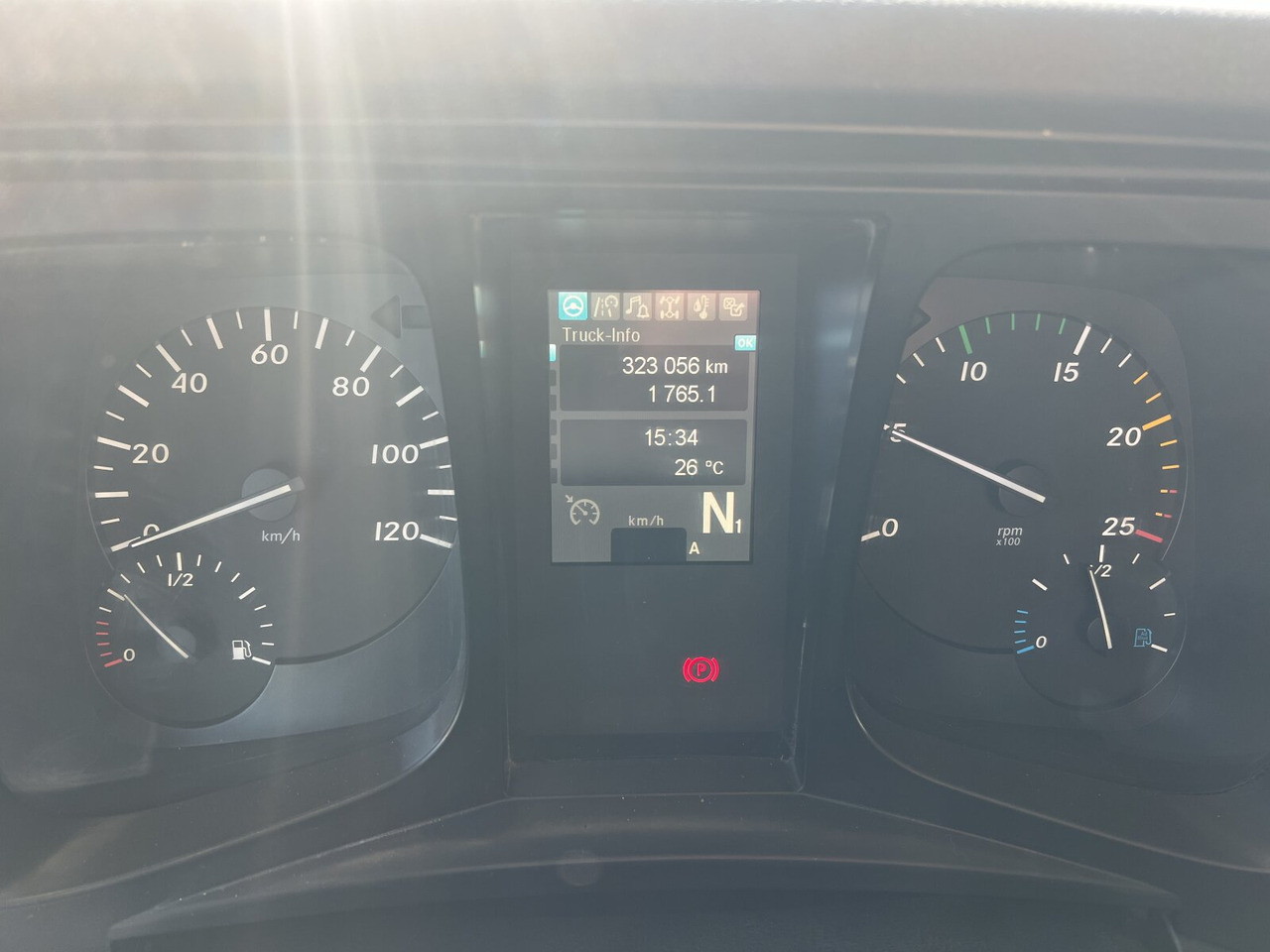 Mercedes-Benz Arocs 3243 K 8x4/4 Arocs 3243 K 8x4/4, Bordmatik - Camión volquete: foto 5 Mercedes-Benz Arocs 3243 K 8x4/4 Arocs 3243 K 8x4/4, Bordmatik - Camión volquete: foto 5