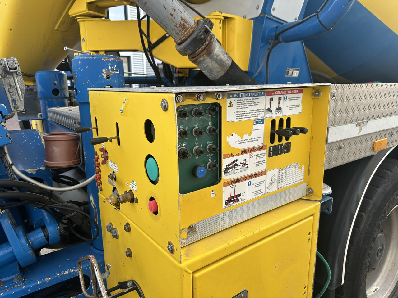 Mercedes-Benz Arocs 3246 B 8x4 Stetter Mischer 7m³, Pumpe 25m Arocs 3246 B 8x4 Stetter Mischer 7m³, Pumpe 25m - Camión bomba de hormigón: foto 3 Mercedes-Benz Arocs 3246 B 8x4 Stetter Mischer 7m³, Pumpe 25m Arocs 3246 B 8x4 Stetter Mischer 7m³, Pumpe 25m - Camión bomba de hormigón: foto 3