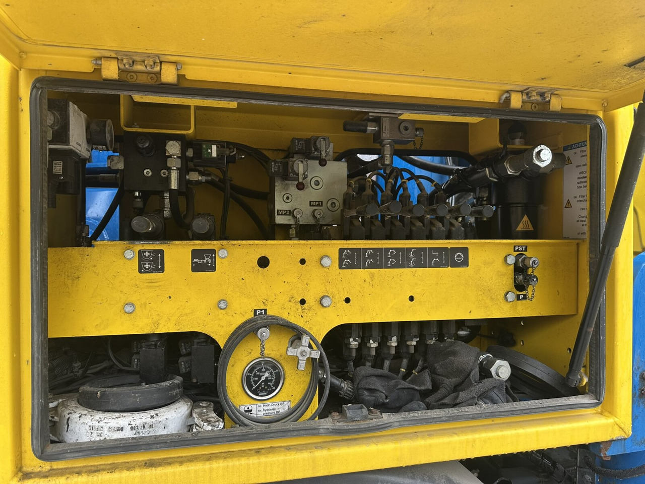 Mercedes-Benz Arocs 3246 B 8x4 Stetter Mischer 7m³, Pumpe 25m Arocs 3246 B 8x4 Stetter Mischer 7m³, Pumpe 25m - Camión bomba de hormigón: foto 5 Mercedes-Benz Arocs 3246 B 8x4 Stetter Mischer 7m³, Pumpe 25m Arocs 3246 B 8x4 Stetter Mischer 7m³, Pumpe 25m - Camión bomba de hormigón: foto 5