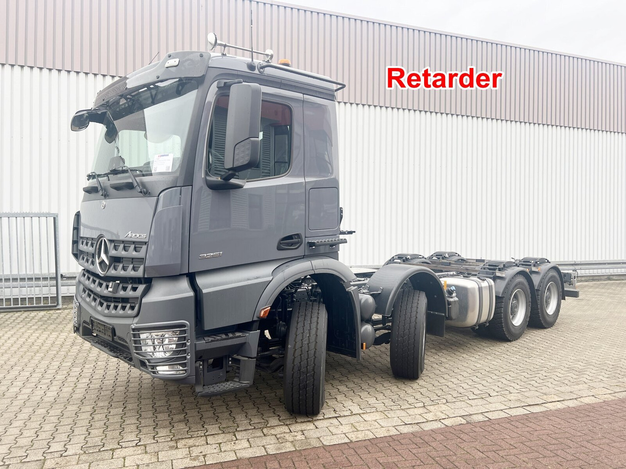Mercedes-Benz Arocs 3251 L 8x4/4 Arocs 3251 L 8x4/4, mit Motorabtrieb C plus NA - Camión chasis: foto 1 Mercedes-Benz Arocs 3251 L 8x4/4 Arocs 3251 L 8x4/4, mit Motorabtrieb C plus NA - Camión chasis: foto 1