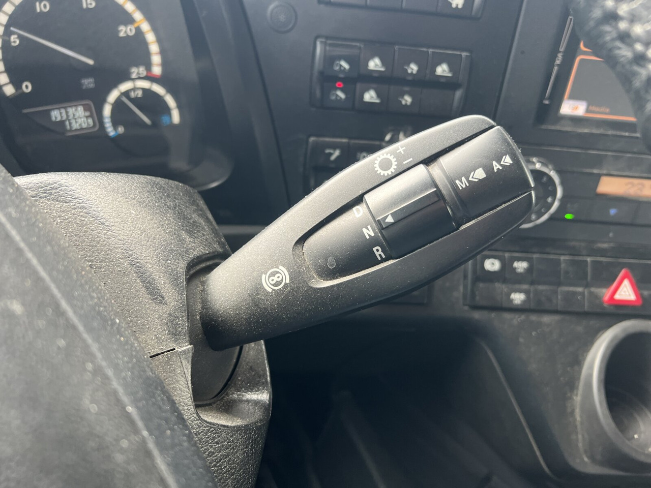 Mercedes-Benz Arocs 3253 K 8x4/4 Arocs 3253 K 8x4/4, Retarder, Motorabtrieb - Camión multibasculante: foto 2 Mercedes-Benz Arocs 3253 K 8x4/4 Arocs 3253 K 8x4/4, Retarder, Motorabtrieb - Camión multibasculante: foto 2