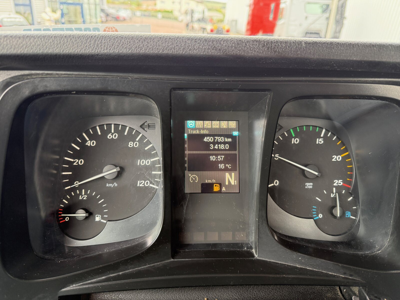 Mercedes-Benz Arocs 3363 K 6x4 Arocs 3363 K 6x4, Grounder, Turbo-Retarder-Kupplung, Bordmatik - Camión volquete: foto 4 Mercedes-Benz Arocs 3363 K 6x4 Arocs 3363 K 6x4, Grounder, Turbo-Retarder-Kupplung, Bordmatik - Camión volquete: foto 4