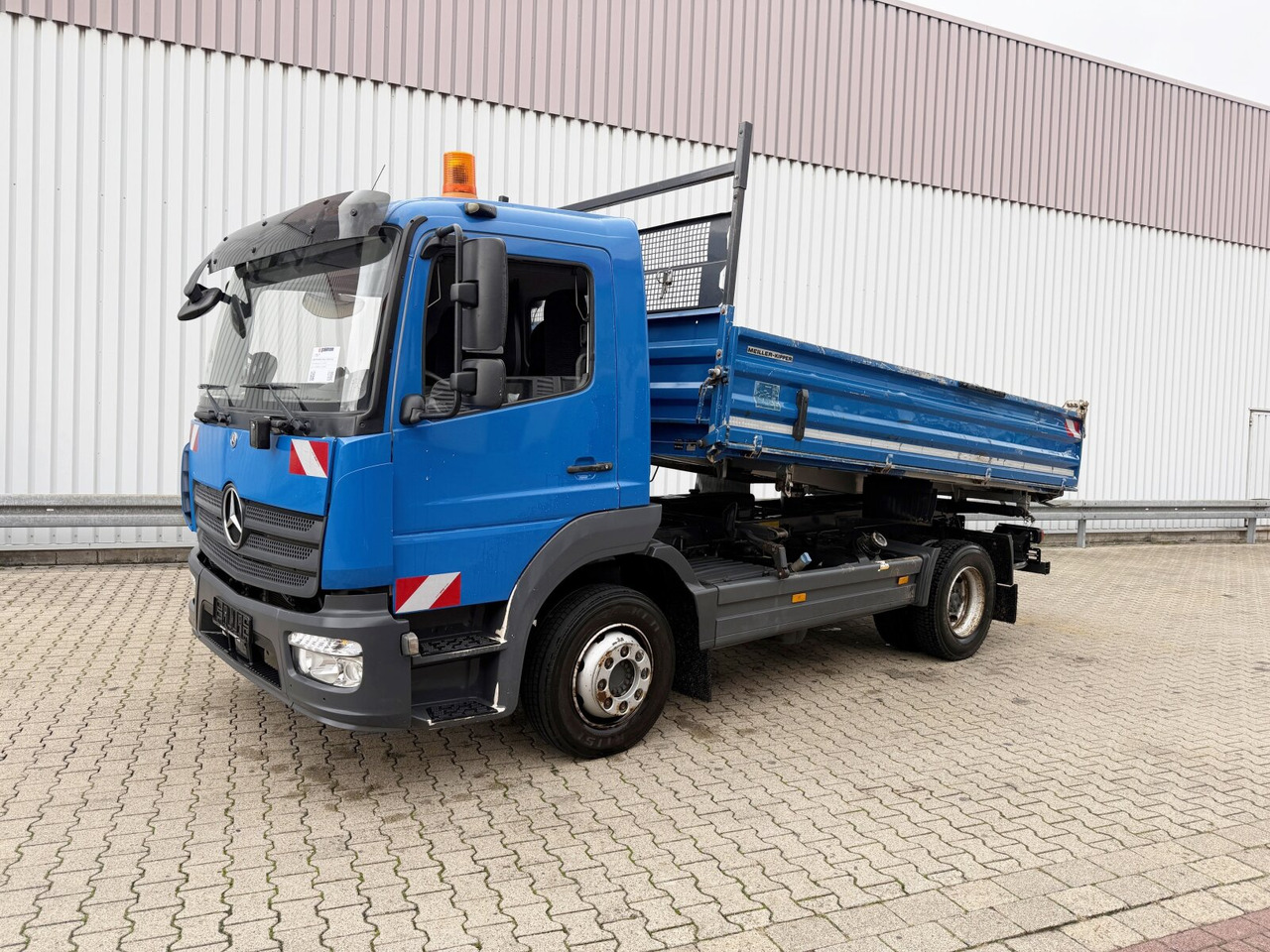 Mercedes-Benz Atego 1224 K 4x2 Atego 1224 K 4x2, Meiller 3-S-Kipper 2x AHK Öl - Camión volquete: foto 1 Mercedes-Benz Atego 1224 K 4x2 Atego 1224 K 4x2, Meiller 3-S-Kipper 2x AHK Öl - Camión volquete: foto 1