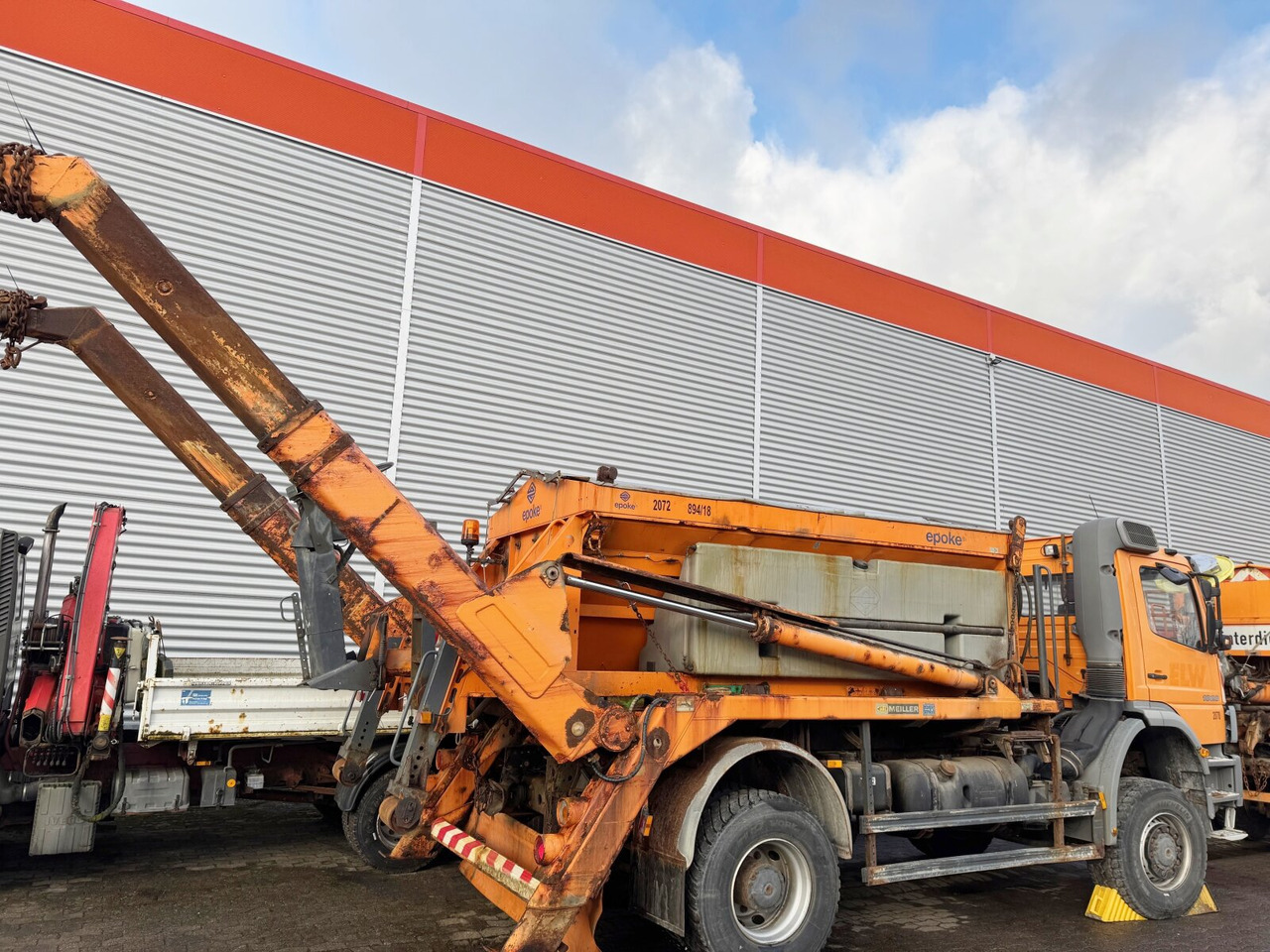 Mercedes-Benz Atego 1828 4x4 Atego 1828 4x4, Tele-Absetzer, Winterdienstausstattung - Camión portacontenedor de cadenas: foto 5 Mercedes-Benz Atego 1828 4x4 Atego 1828 4x4, Tele-Absetzer, Winterdienstausstattung - Camión portacontenedor de cadenas: foto 5