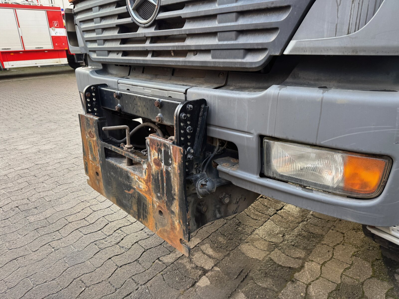 Mercedes-Benz Atego 1828 4x4 Atego 1828 4x4, Tele-Absetzer, Winterdienstausstattung - Camión portacontenedor de cadenas: foto 4 Mercedes-Benz Atego 1828 4x4 Atego 1828 4x4, Tele-Absetzer, Winterdienstausstattung - Camión portacontenedor de cadenas: foto 4