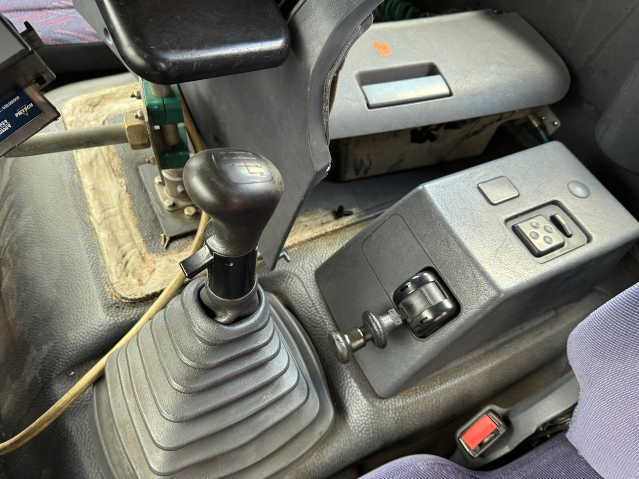 Arrendamiento de Mercedes-Benz Atego 1828 4x4 Atego 1828 4x4, Tele-Absetzer, Winterdienstausstattung Mercedes-Benz Atego 1828 4x4 Atego 1828 4x4, Tele-Absetzer, Winterdienstausstattung: foto 10 Arrendamiento de Mercedes-Benz Atego 1828 4x4 Atego 1828 4x4, Tele-Absetzer, Winterdienstausstattung Mercedes-Benz Atego 1828 4x4 Atego 1828 4x4, Tele-Absetzer, Winterdienstausstattung: foto 10