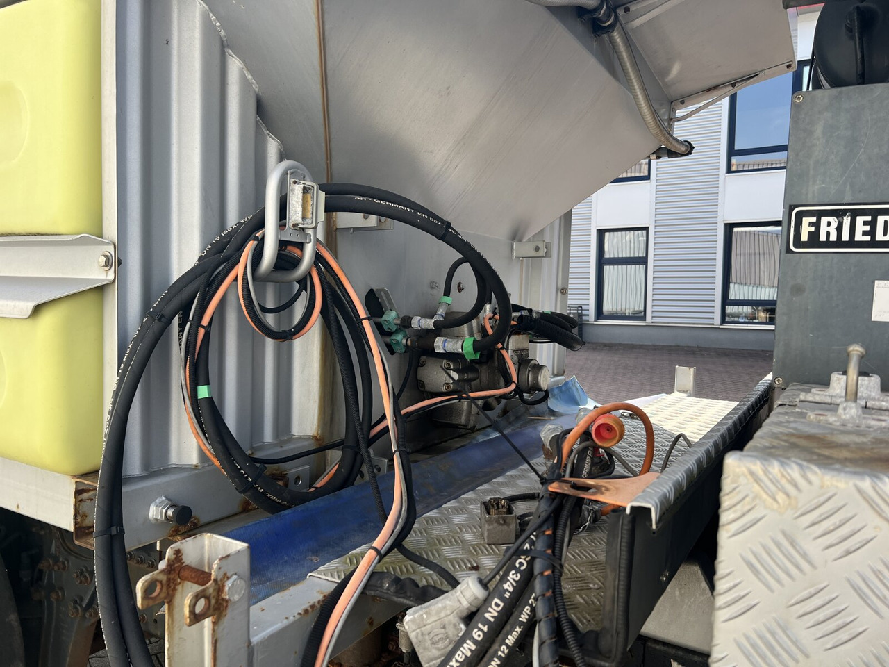 Arrendamiento de Mercedes-Benz Atego 1828 L 4x2 Atego 1828 L 4x2, Rechtslenker, Winterdienstaustattung Mercedes-Benz Atego 1828 L 4x2 Atego 1828 L 4x2, Rechtslenker, Winterdienstaustattung: foto 12 Arrendamiento de Mercedes-Benz Atego 1828 L 4x2 Atego 1828 L 4x2, Rechtslenker, Winterdienstaustattung Mercedes-Benz Atego 1828 L 4x2 Atego 1828 L 4x2, Rechtslenker, Winterdienstaustattung: foto 12