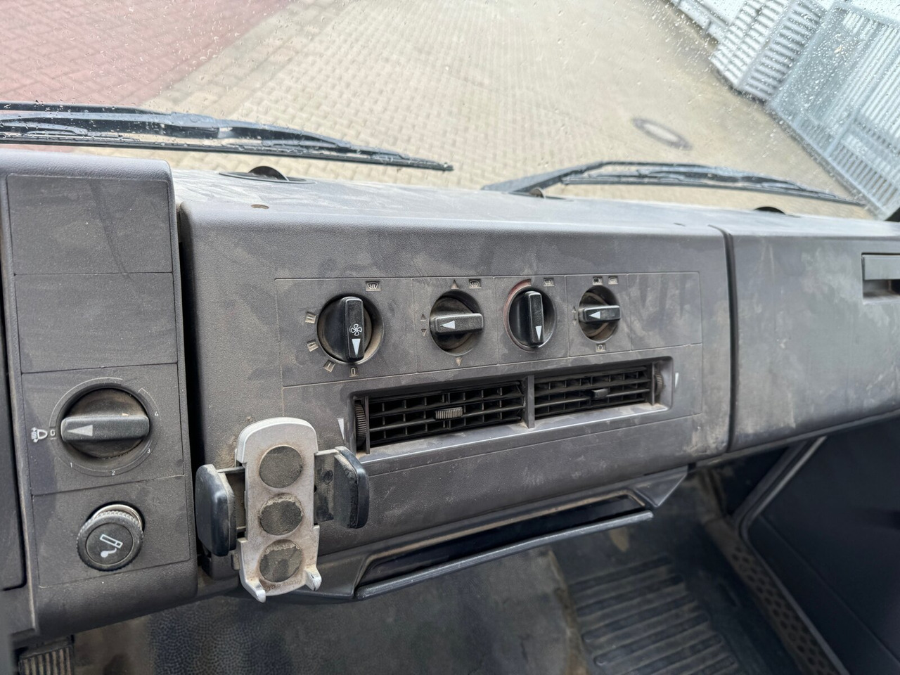 Arrendamiento de Mercedes-Benz LK 814 4x2 LK 814 4x2, 6-Zylinder, Kran Tirre Euro 35 Mercedes-Benz LK 814 4x2 LK 814 4x2, 6-Zylinder, Kran Tirre Euro 35: foto 7