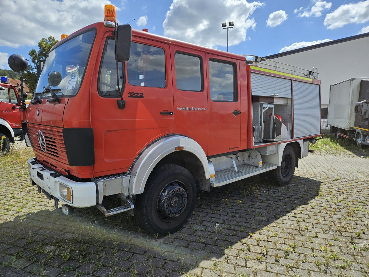 Mercedes-Benz SK 1222 AF 4x4 Doka SK 1222 AF 4x4 Doka, TLF16/25 - Camión de bomberos: foto 1 Mercedes-Benz SK 1222 AF 4x4 Doka SK 1222 AF 4x4 Doka, TLF16/25 - Camión de bomberos: foto 1