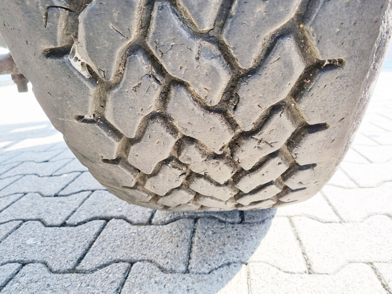 Pritschenauflieger TANG Pritschenauflieger - Semirremolque plataforma/ Caja abierta: foto 5 Pritschenauflieger TANG Pritschenauflieger - Semirremolque plataforma/ Caja abierta: foto 5