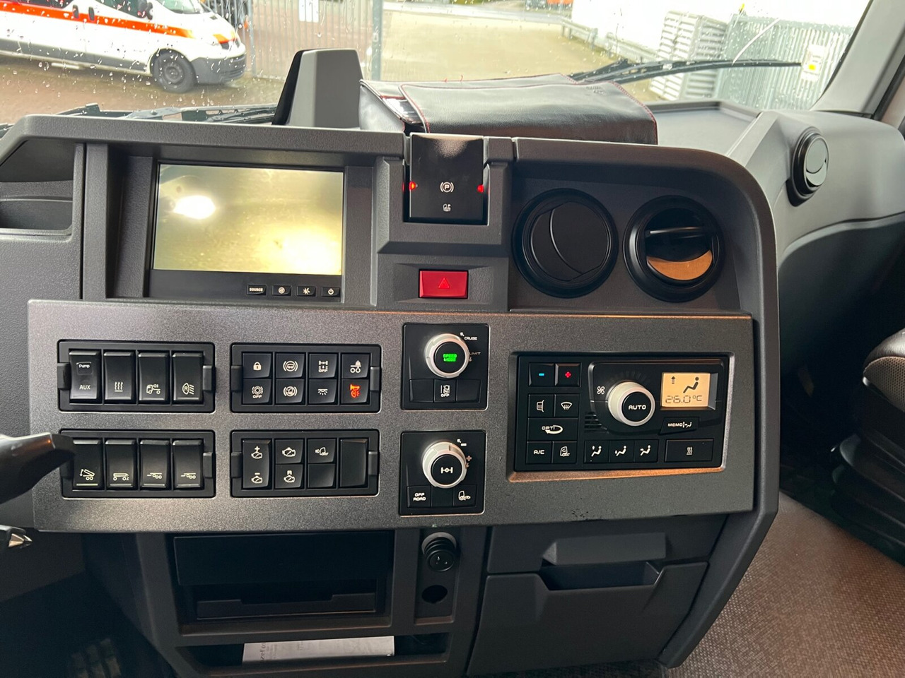 Renault C 520 6x4 C 520 6x4, Retarder, Nebenantrieb - Camión chasis: foto 5 Renault C 520 6x4 C 520 6x4, Retarder, Nebenantrieb - Camión chasis: foto 5