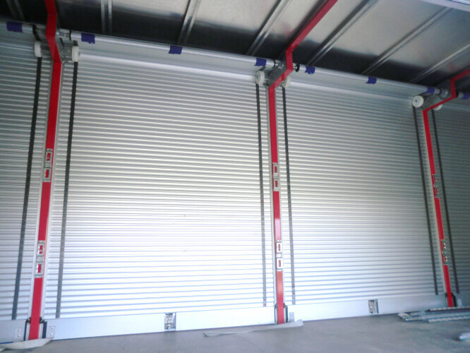 Camión caja cerrada Renault Midlum 220 DXi 4x2 Midlum 220 DXi   4x2Getränkekoffer TÜV:2019: foto 10