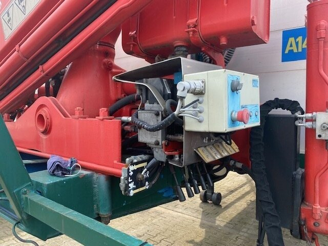 SCHELLING 504 H 22 SCHELLING 504 H 22 mit Kran Ferrari 708, 7m/t - Semirremolque plataforma/ Caja abierta: foto 3 SCHELLING 504 H 22 SCHELLING 504 H 22 mit Kran Ferrari 708, 7m/t - Semirremolque plataforma/ Caja abierta: foto 3