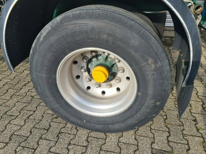 SCHELLING 504 H 22 SCHELLING 504 H 22 mit Kran Ferrari 708, 7m/t - Semirremolque plataforma/ Caja abierta: foto 4 SCHELLING 504 H 22 SCHELLING 504 H 22 mit Kran Ferrari 708, 7m/t - Semirremolque plataforma/ Caja abierta: foto 4