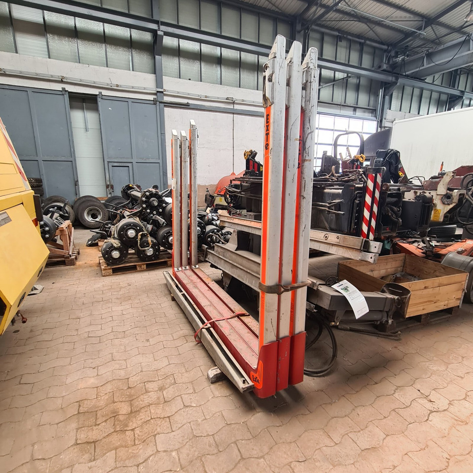 Remolque maderero Schmitz Cargobull ZWF 18 ZWF 18: foto 13