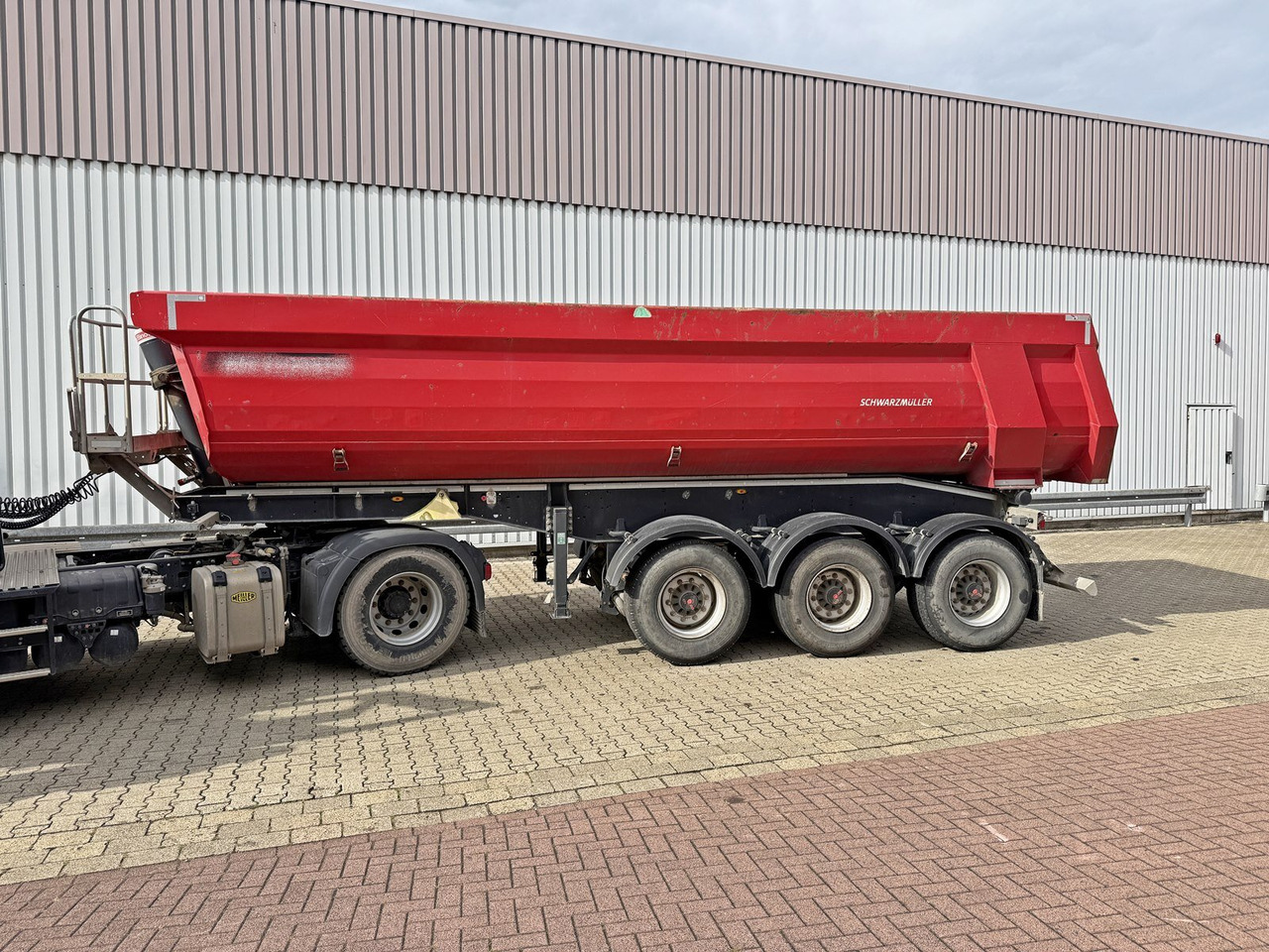 Semirremolque Schwarzmüller K-Serie Kippauflieger, Hardoxmulde ca. 24/26m³, Liftachse K-Serie Kippauflieger, Hardoxmulde ca. 24/26m³, Liftachse: foto 8 Semirremolque Schwarzmüller K-Serie Kippauflieger, Hardoxmulde ca. 24/26m³, Liftachse K-Serie Kippauflieger, Hardoxmulde ca. 24/26m³, Liftachse: foto 8