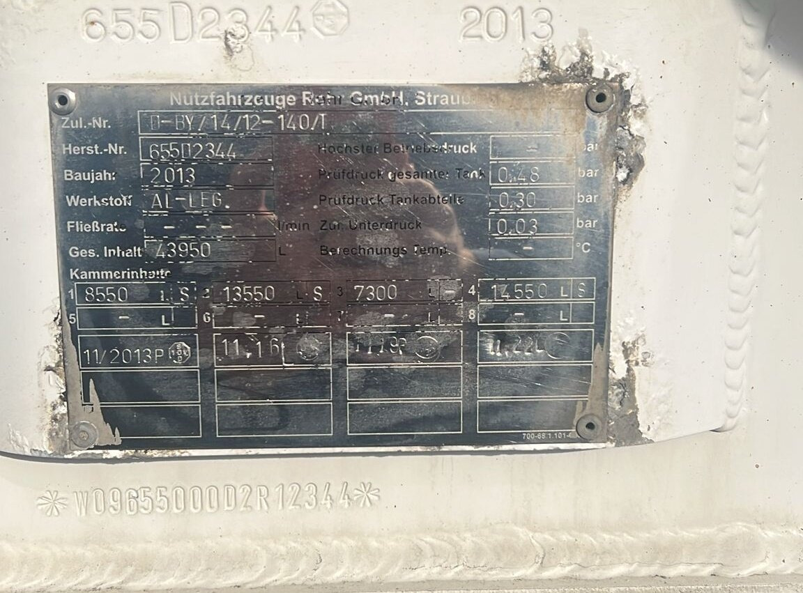 TAL 44.0/11-27 TAL 44.0/11-27, 43.950l, 4 Kammern, Untenbefüllung, Pumpe - Semirremolque cisterna: foto 3 TAL 44.0/11-27 TAL 44.0/11-27, 43.950l, 4 Kammern, Untenbefüllung, Pumpe - Semirremolque cisterna: foto 3