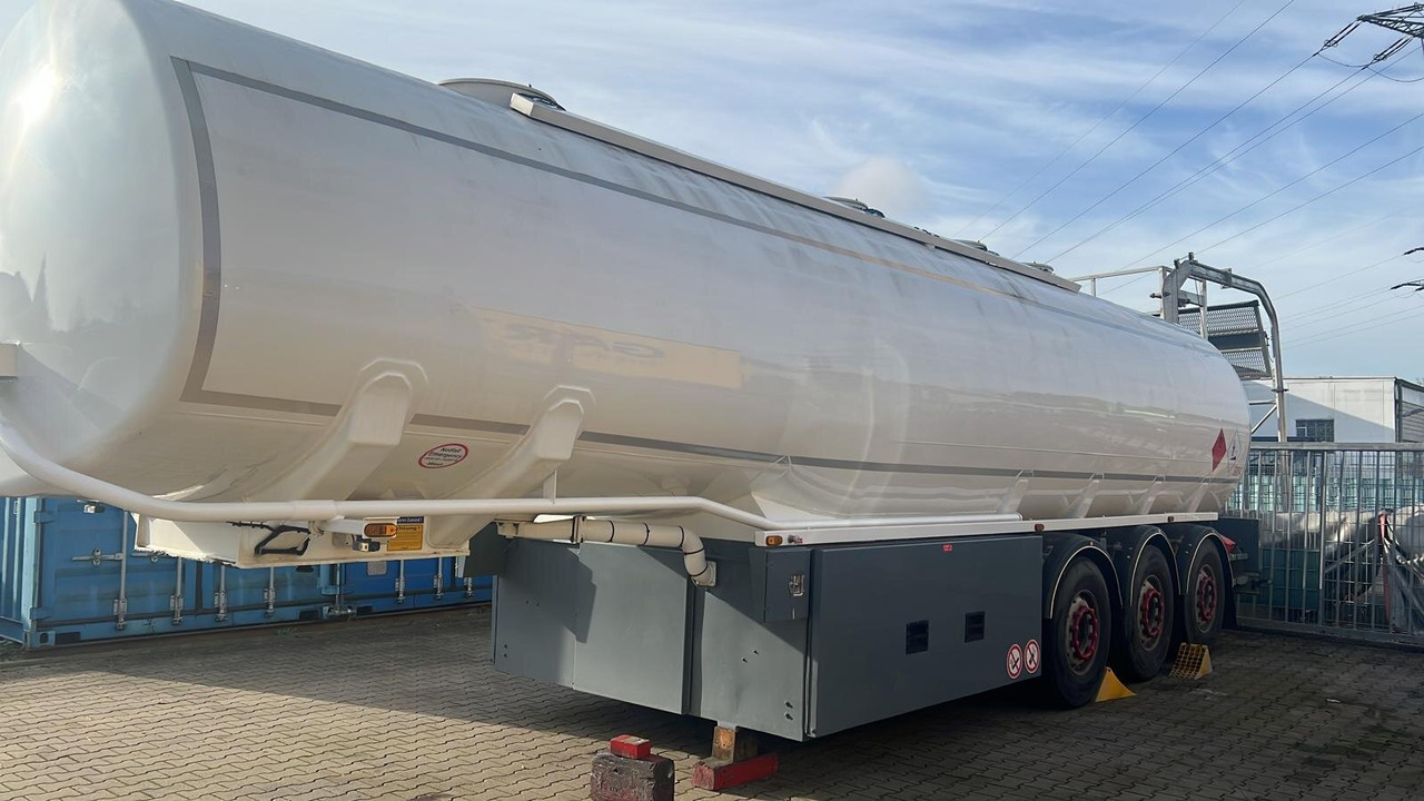 TAL-A-ZE 44,0 TAL-A-ZE 44,0, 43.500l, 4 Kammern, Untenbefüllung - Semirremolque cisterna: foto 4 TAL-A-ZE 44,0 TAL-A-ZE 44,0, 43.500l, 4 Kammern, Untenbefüllung - Semirremolque cisterna: foto 4