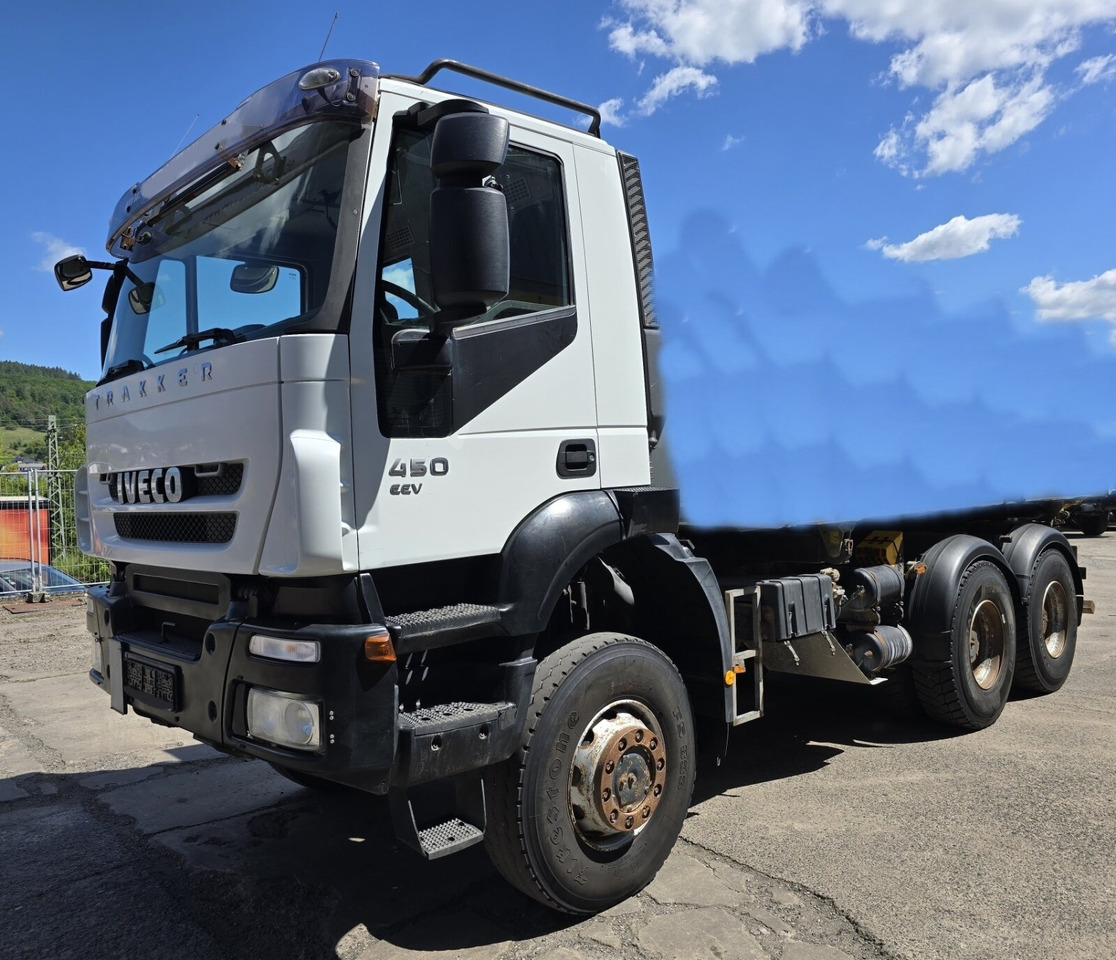 Camión chasis Trakker AD260T45W 6x6 Trakker AD260T45W 6x6: foto 1