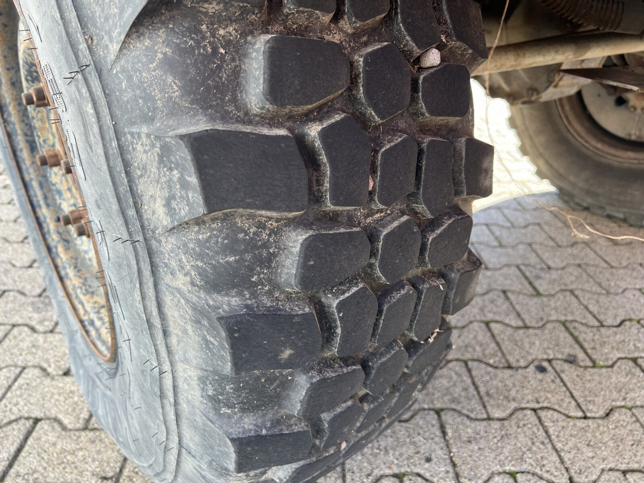 Unimog U84 406 4x4 U84 406 4x4, Kommunalhydraulik, Zapfwelle vorn & hinten, EX-Kommune - Camión volquete, Vehículo municipal: foto 2 Unimog U84 406 4x4 U84 406 4x4, Kommunalhydraulik, Zapfwelle vorn & hinten, EX-Kommune - Camión volquete, Vehículo municipal: foto 2