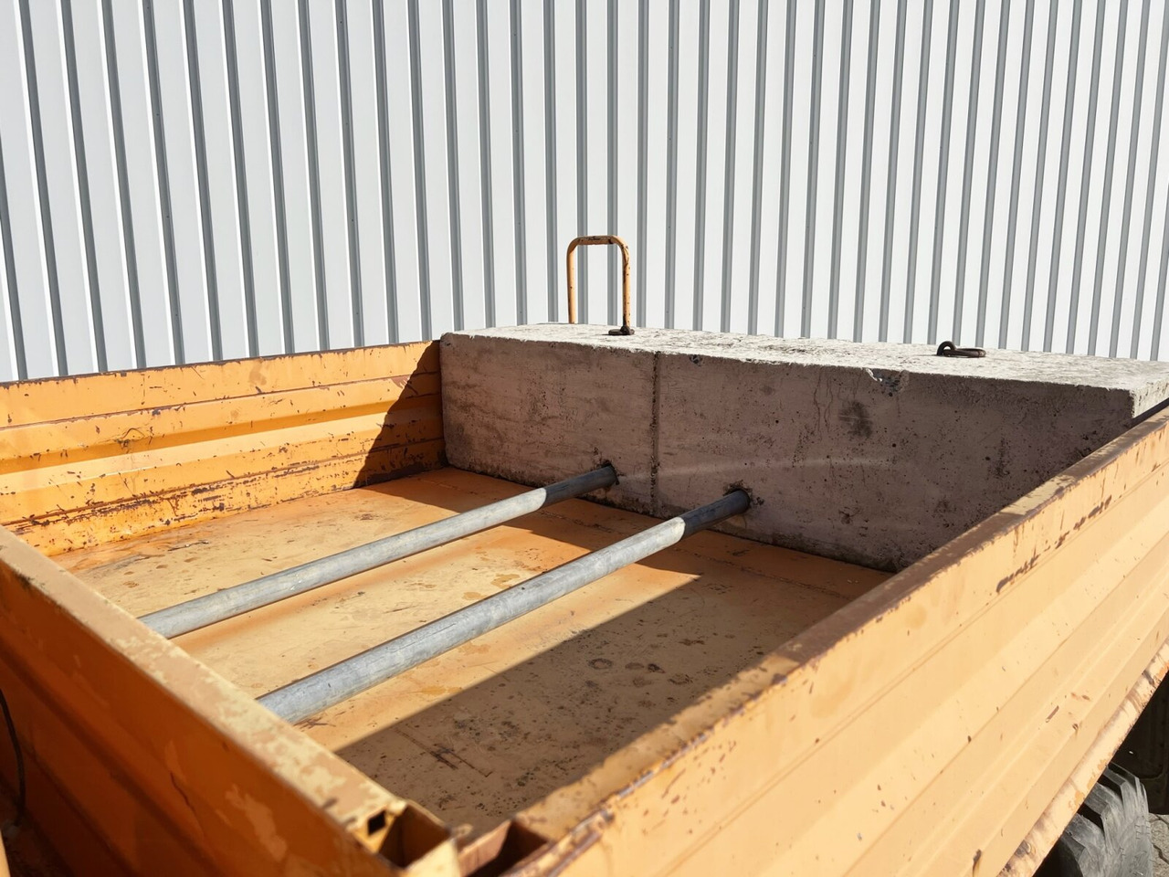 Unimog U84 406 4x4 U84 406 4x4, Kommunalhydraulik, Zapfwelle vorn & hinten, EX-Kommune - Camión volquete, Vehículo municipal: foto 5 Unimog U84 406 4x4 U84 406 4x4, Kommunalhydraulik, Zapfwelle vorn & hinten, EX-Kommune - Camión volquete, Vehículo municipal: foto 5