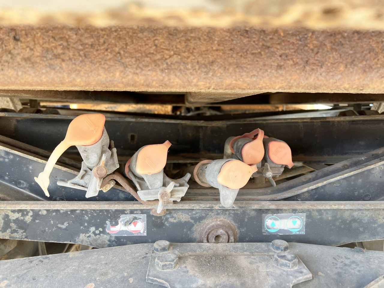 Unimog U84 406 4x4 U84 406 4x4, Kommunalhydraulik, Zapfwelle vorn & hinten, EX-Kommune - Camión volquete, Vehículo municipal: foto 4 Unimog U84 406 4x4 U84 406 4x4, Kommunalhydraulik, Zapfwelle vorn & hinten, EX-Kommune - Camión volquete, Vehículo municipal: foto 4