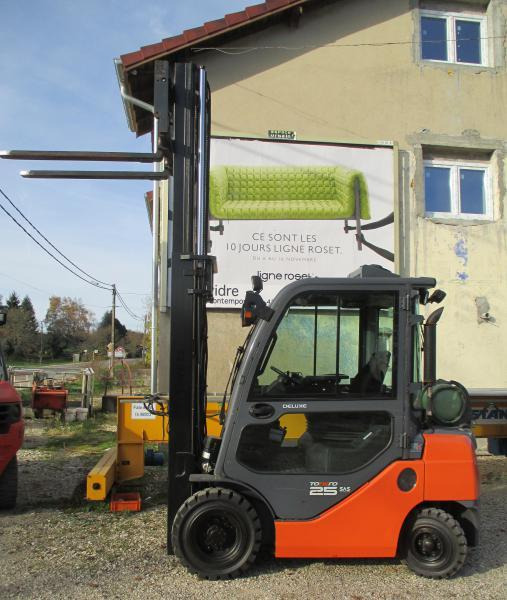 Toyota 8FGF25 - Carretilla elevadora de gas: foto 1 Toyota 8FGF25 - Carretilla elevadora de gas: foto 1