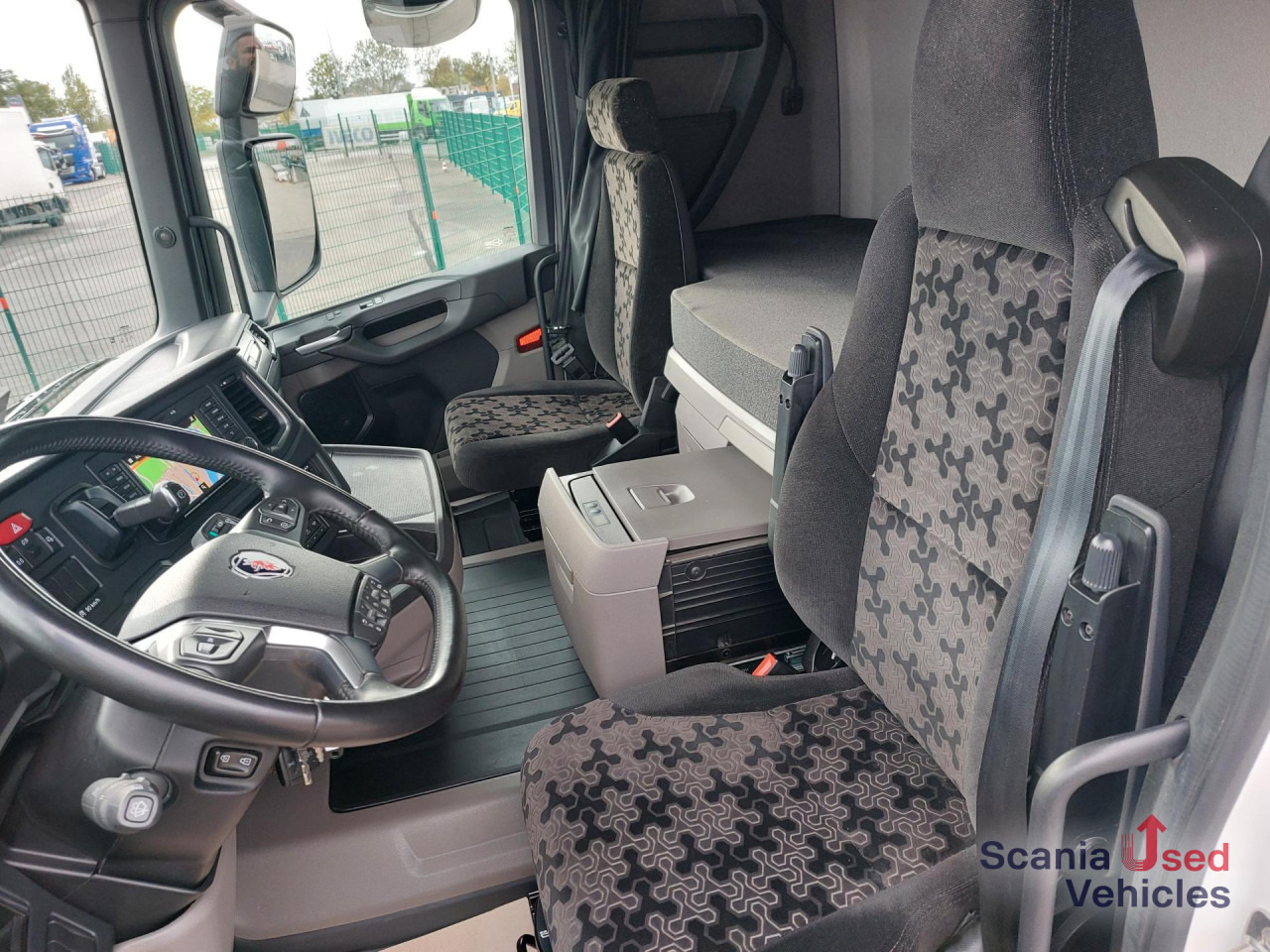 SCANIA R 460 A4x2NA,SUPER, 2 Kreis Hydraulik, NAVI, Stand - Cabeza tractora: foto 4 SCANIA R 460 A4x2NA,SUPER, 2 Kreis Hydraulik, NAVI, Stand - Cabeza tractora: foto 4