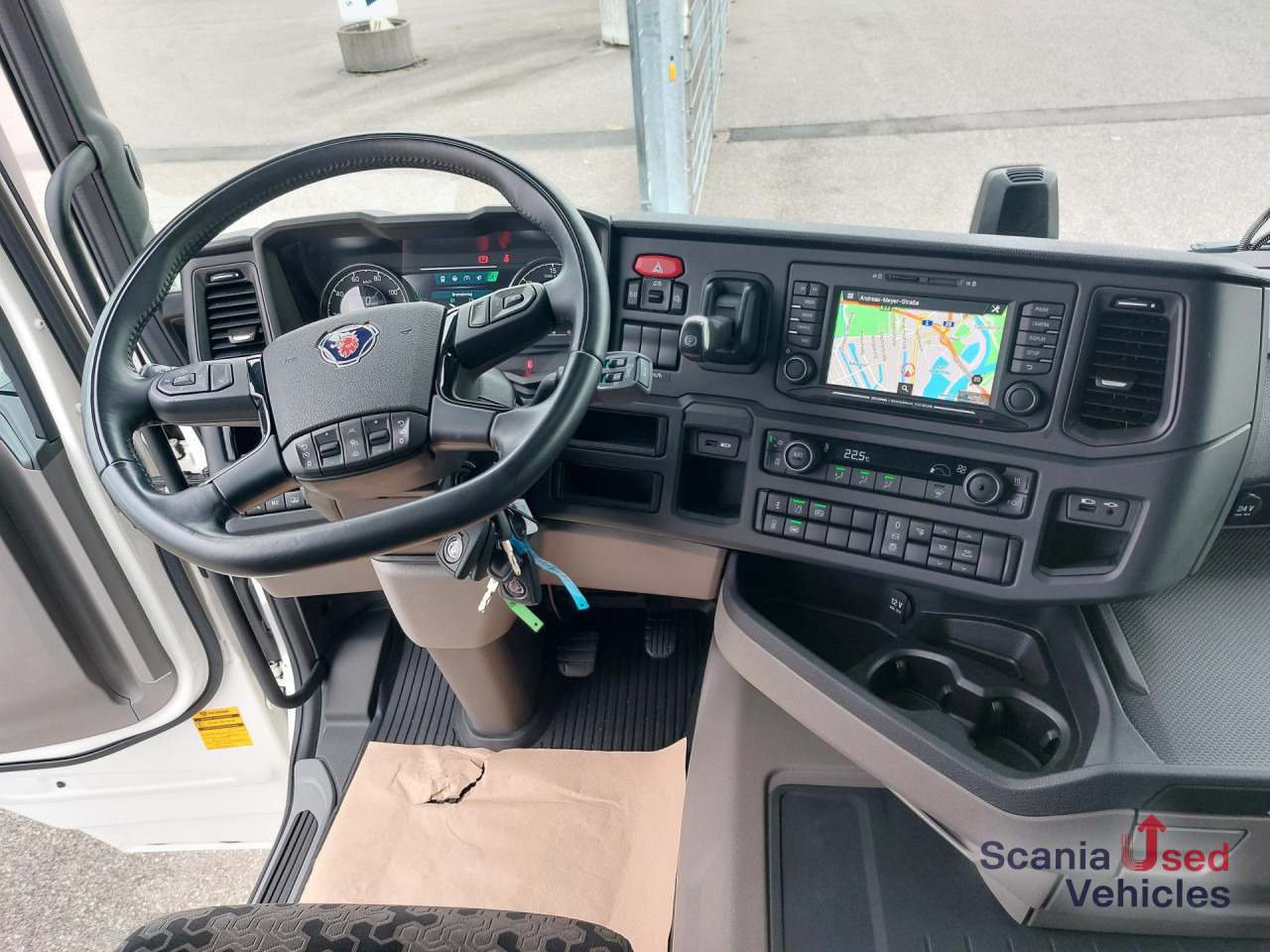 SCANIA R 460 A4x2NA, SUPER, Navi, Standklima - Cabeza tractora: foto 4 SCANIA R 460 A4x2NA, SUPER, Navi, Standklima - Cabeza tractora: foto 4