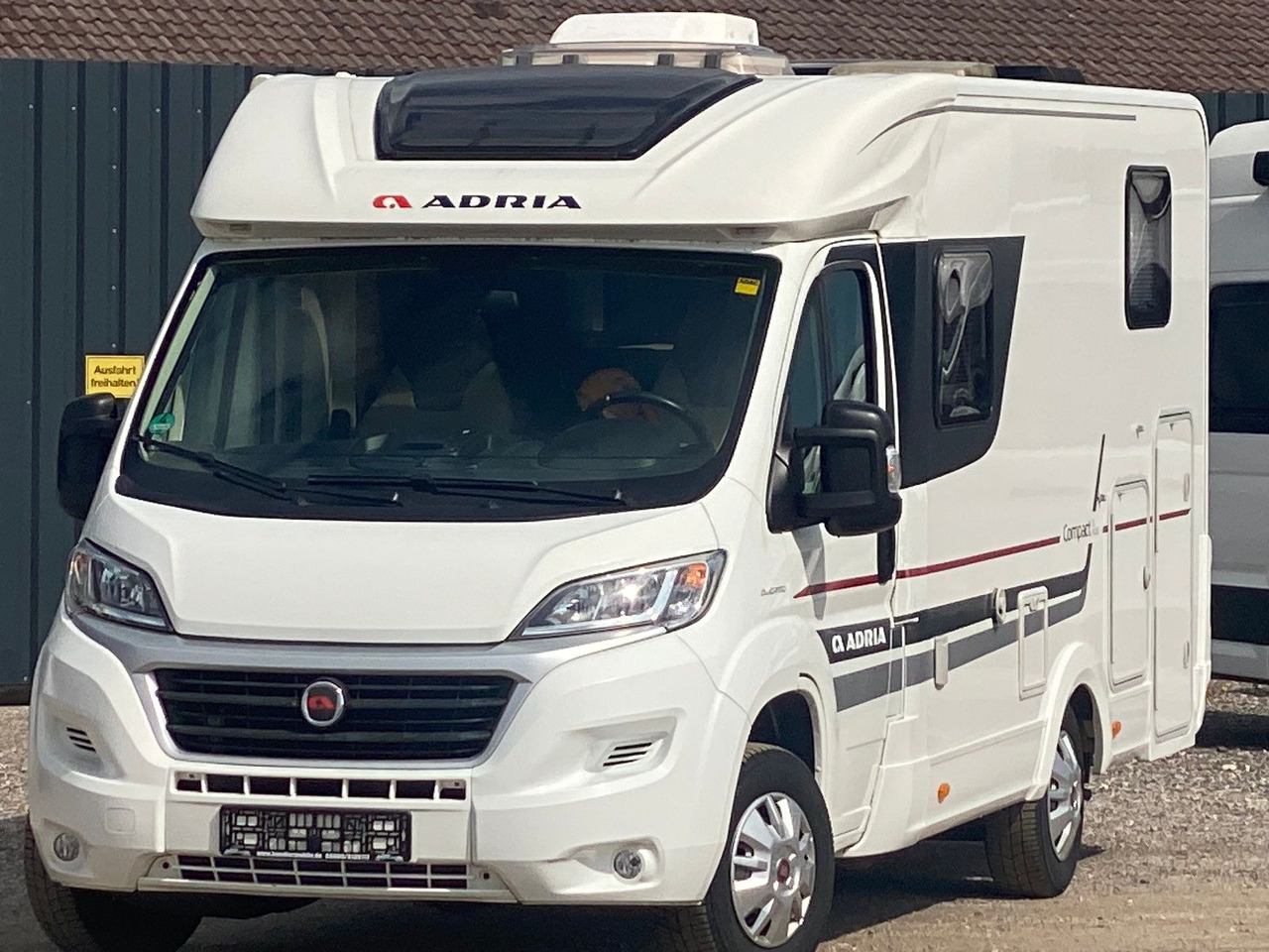Adria Compact SL - Autocaravana perfilada: foto 4 Adria Compact SL - Autocaravana perfilada: foto 4
