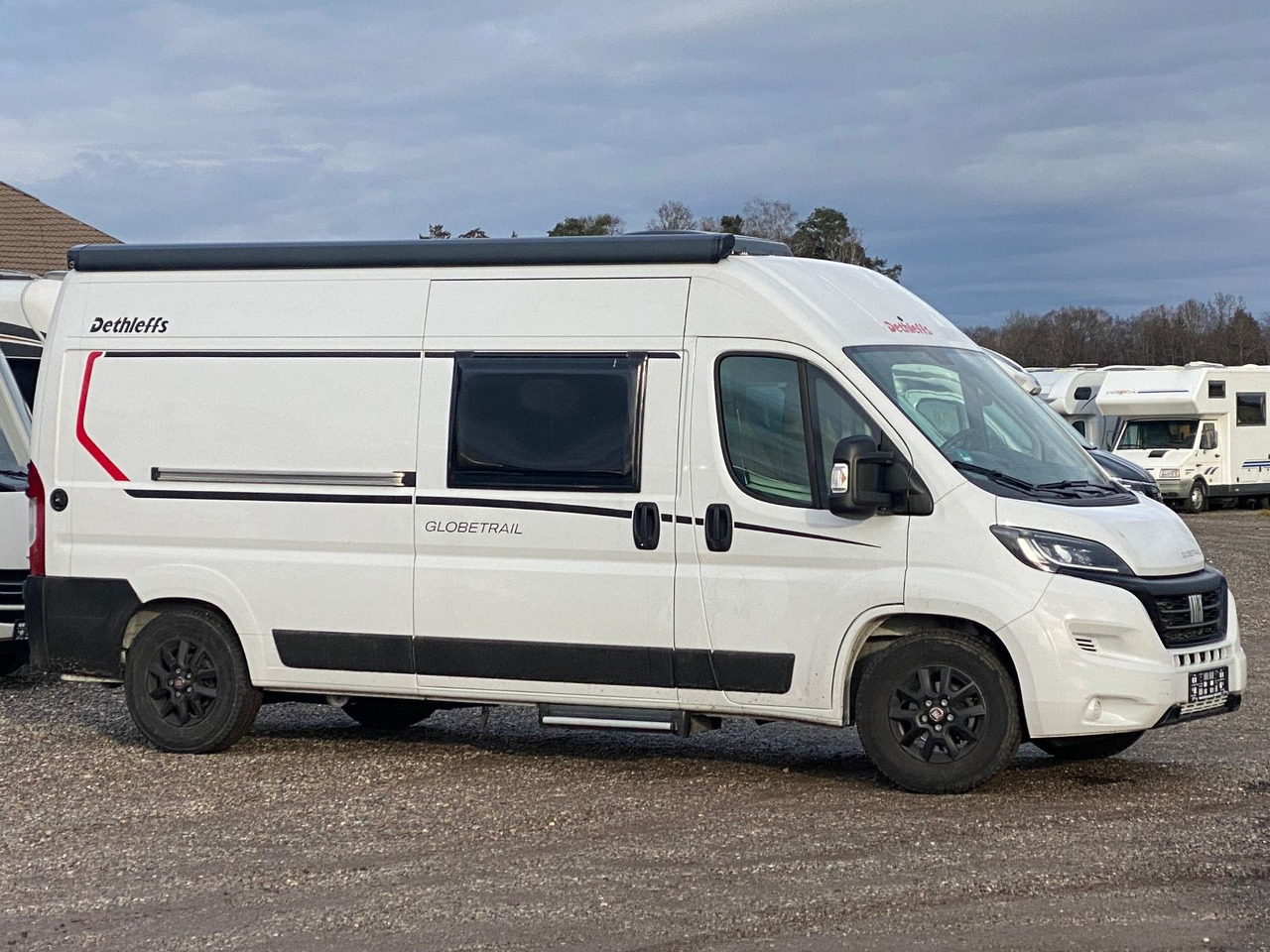 Dethleffs Globetrail CVD 600 DK Classic - Cámper: foto 3 Dethleffs Globetrail CVD 600 DK Classic - Cámper: foto 3