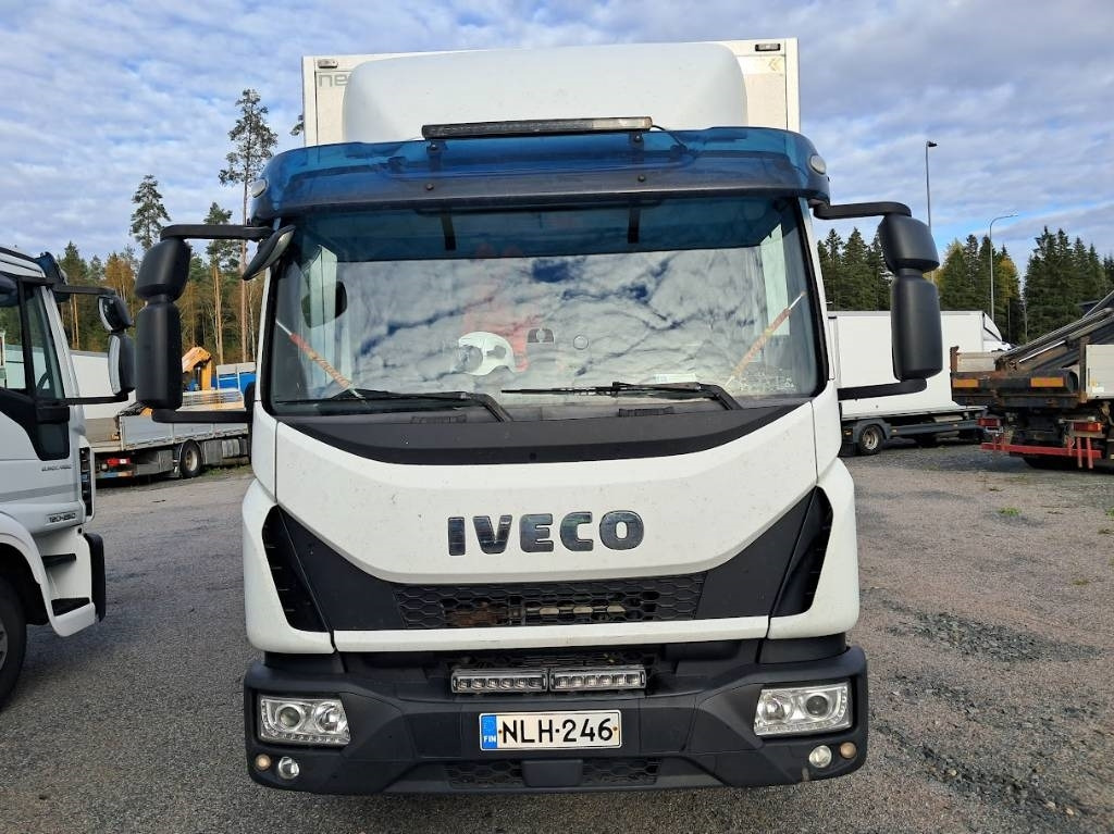 Iveco Eurocargo 100 E21 - Camión caja cerrada: foto 3 Iveco Eurocargo 100 E21 - Camión caja cerrada: foto 3