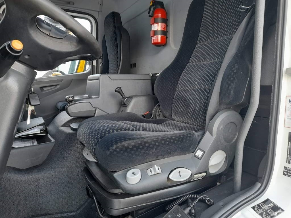 Mercedes-Benz Atego  - Camión caja cerrada: foto 4 Mercedes-Benz Atego  - Camión caja cerrada: foto 4