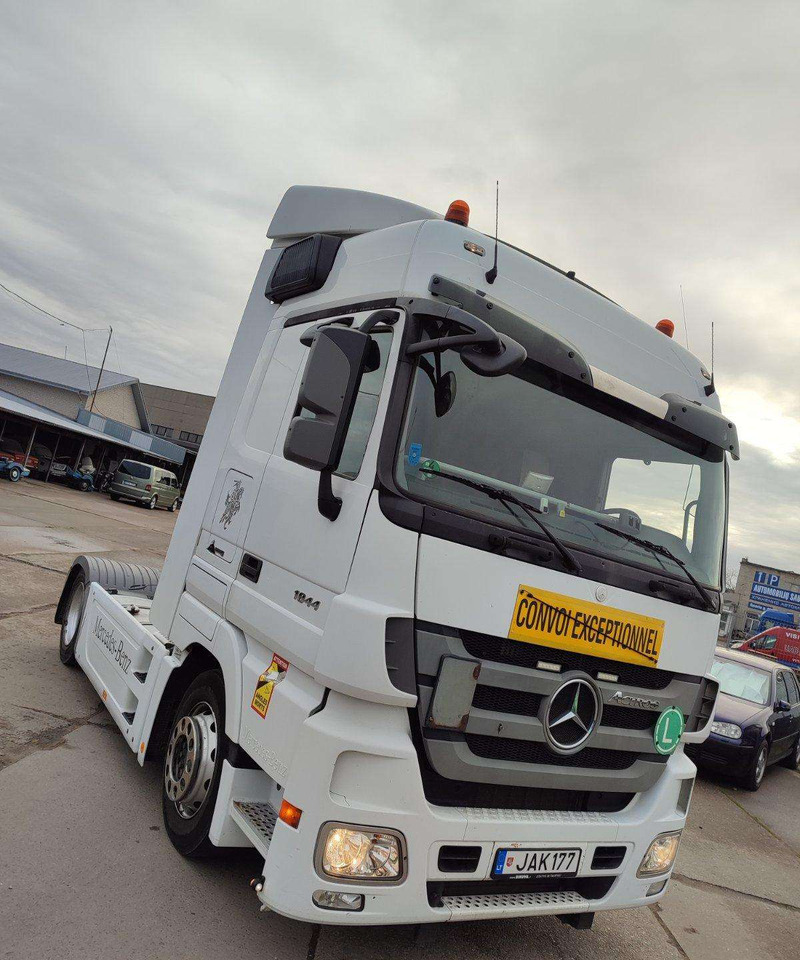 Mercedes-Benz Actros 1844 LS - Cabeza tractora: foto 4 Mercedes-Benz Actros 1844 LS - Cabeza tractora: foto 4
