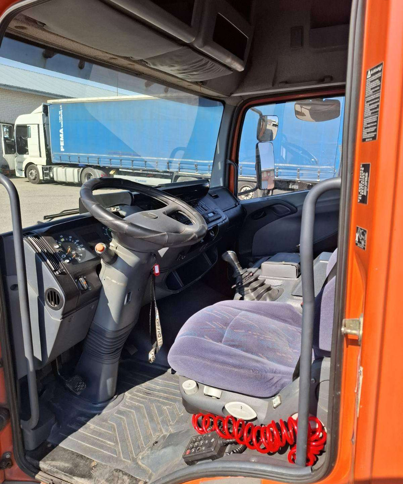 Camión lona Mercedes-Benz Atego 818: foto 6