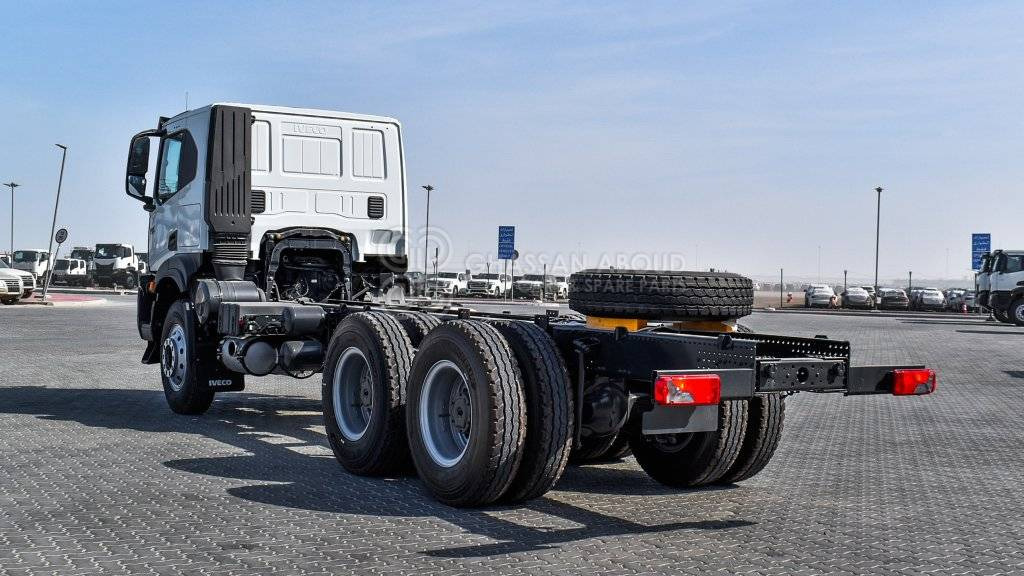 IVECO T-WAY Chassis 6×4 AT380T47H WHEELBASE 4500 MY25 - Camión chasis: foto 4 IVECO T-WAY Chassis 6×4 AT380T47H WHEELBASE 4500 MY25 - Camión chasis: foto 4