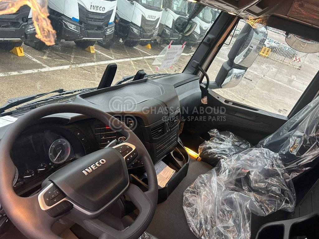 IVECO T-WAY Chassis 6×4 – GVW 33.5 Ton approx. (Tyres 12.00R20) Wheelbase 4200 MY25 - Camión chasis: foto 4 IVECO T-WAY Chassis 6×4 – GVW 33.5 Ton approx. (Tyres 12.00R20) Wheelbase 4200 MY25 - Camión chasis: foto 4