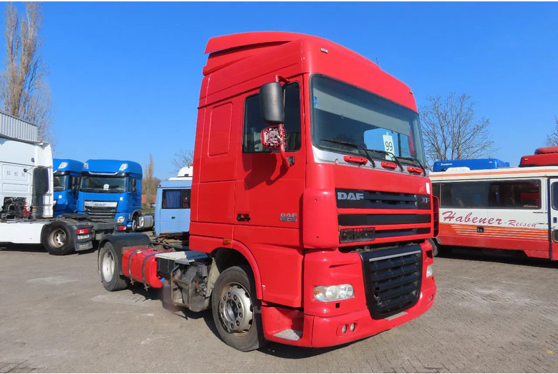 DAF XF 105.460 2 beds, 2 tanks - Cabeza tractora: foto 1 DAF XF 105.460 2 beds, 2 tanks - Cabeza tractora: foto 1