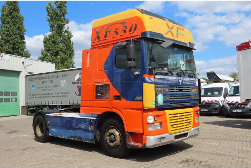 DAF XF 530 type E4, Manual!!! - Cabeza tractora: foto 2 DAF XF 530 type E4, Manual!!! - Cabeza tractora: foto 2
