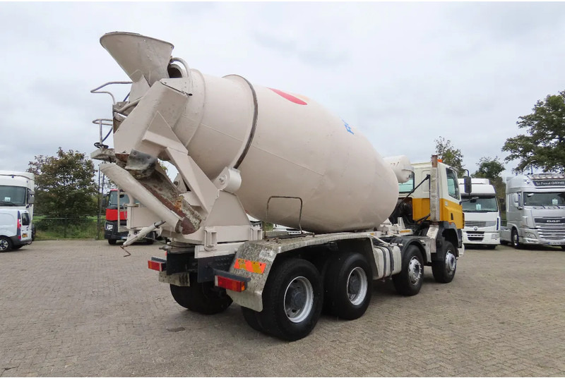 DAF CF 430 8x4, full spring ! Great condition - Camión hormigonera: foto 4 DAF CF 430 8x4, full spring ! Great condition - Camión hormigonera: foto 4