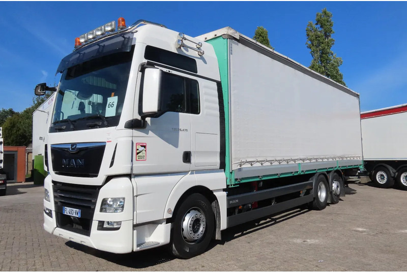 MAN TGX 26.470 ' AS NEW' condition, lift axel, moving axel, edscha, video back, etc, etc, etc - Camión lona: foto 3 MAN TGX 26.470 ' AS NEW' condition, lift axel, moving axel, edscha, video back, etc, etc, etc - Camión lona: foto 3