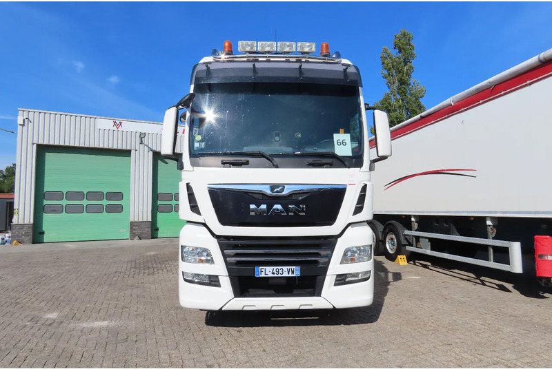 MAN TGX 26.470 ' AS NEW' condition, lift axel, moving axel, edscha, video back, etc, etc, etc - Camión lona: foto 2 MAN TGX 26.470 ' AS NEW' condition, lift axel, moving axel, edscha, video back, etc, etc, etc - Camión lona: foto 2