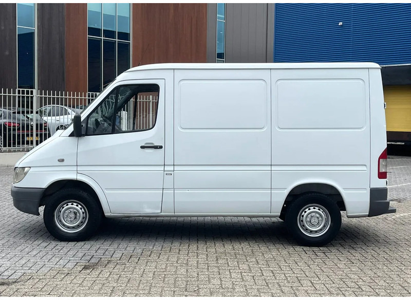 Mercedes-Benz Sprinter 208 3 seats. Very good bus! 100% engine and gearbox! France use - Furgón: foto 4 Mercedes-Benz Sprinter 208 3 seats. Very good bus! 100% engine and gearbox! France use - Furgón: foto 4