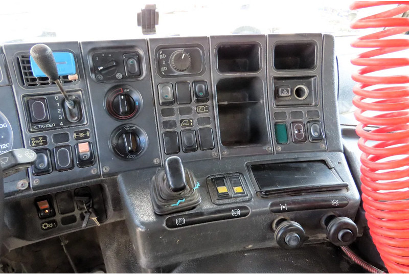 Camión volquete Scania P113-360 8x4 FULL SPRING! SUPER CONDITION!: foto 18