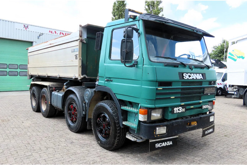 Scania P113-360 8x4 FULL SPRING! SUPER CONDITION! - Camión volquete: foto 2 Scania P113-360 8x4 FULL SPRING! SUPER CONDITION! - Camión volquete: foto 2