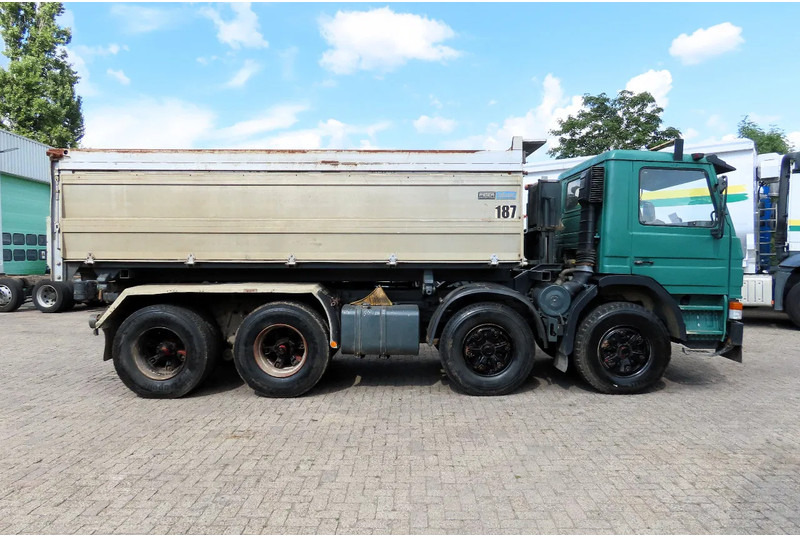 Camión volquete Scania P113-360 8x4 FULL SPRING! SUPER CONDITION!: foto 12
