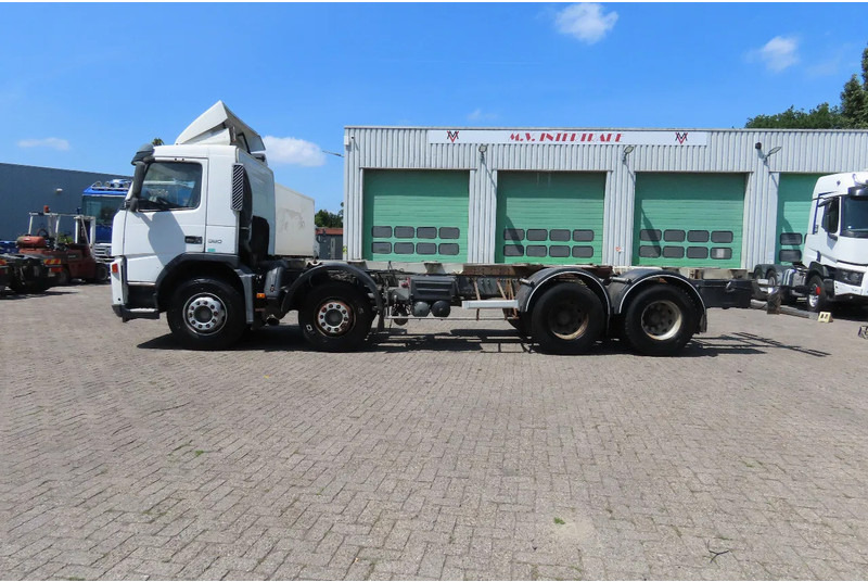 Volvo FM 380 8x4 FULL SPRING. 100% condition! - Camión chasis: foto 4 Volvo FM 380 8x4 FULL SPRING. 100% condition! - Camión chasis: foto 4