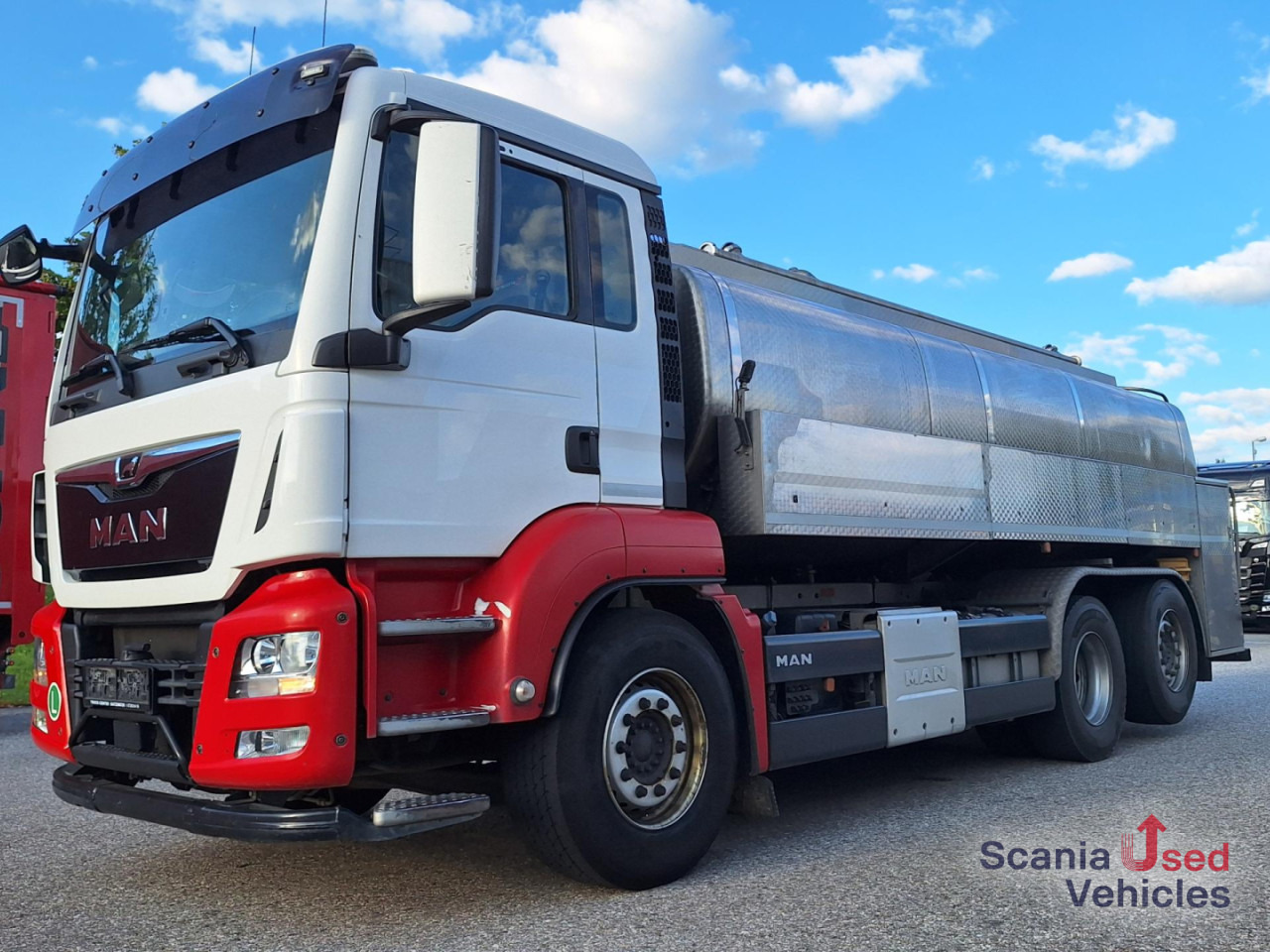 MAN TGS 26.460 6X2*4 Michsammelwagen!! - Camión cisterna: foto 1 MAN TGS 26.460 6X2*4 Michsammelwagen!! - Camión cisterna: foto 1